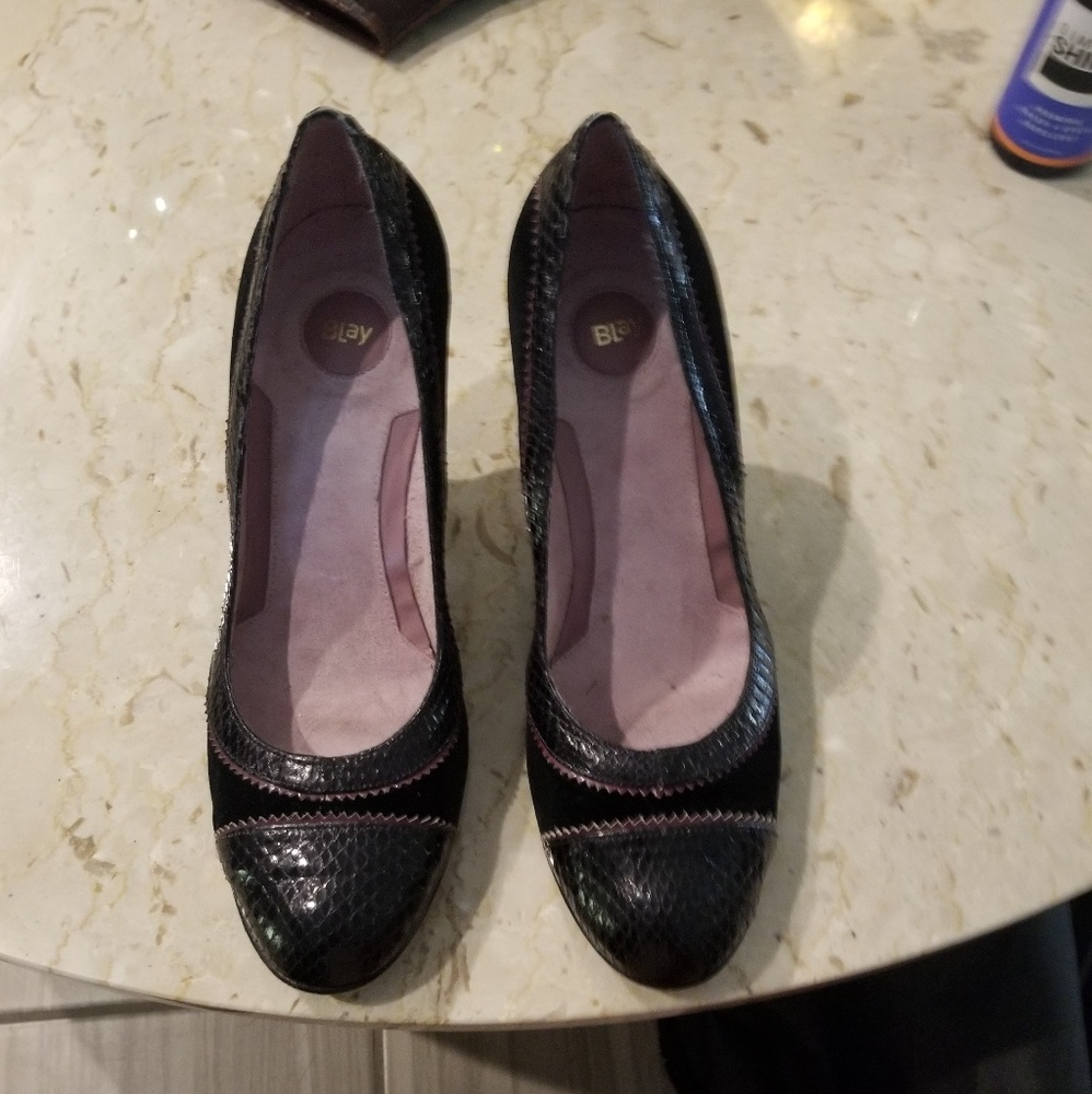 BLAY real snake skin black velvet pump